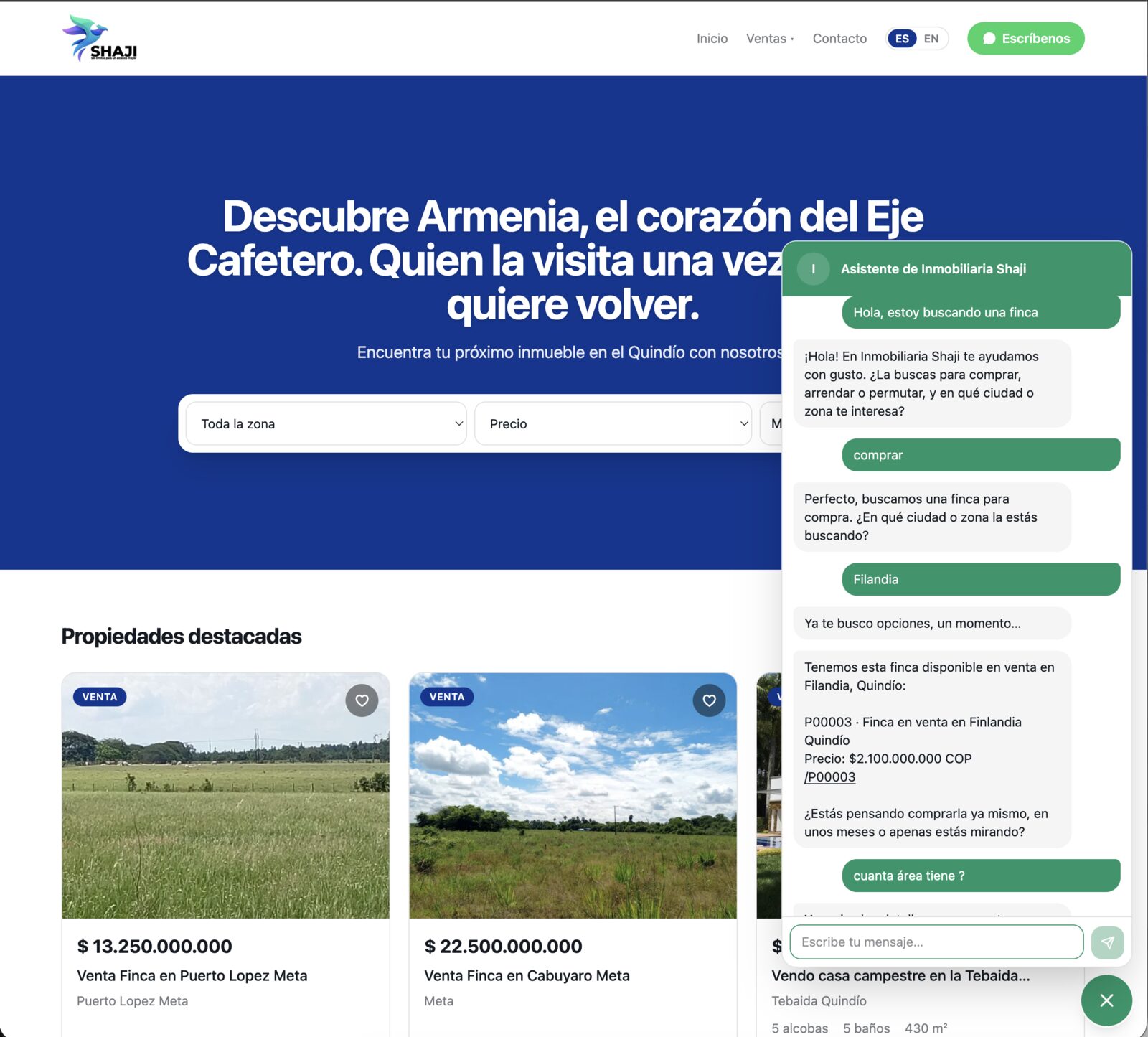 Sitio web de una inmobiliaria con Koti atendiendo a un visitante en el chat